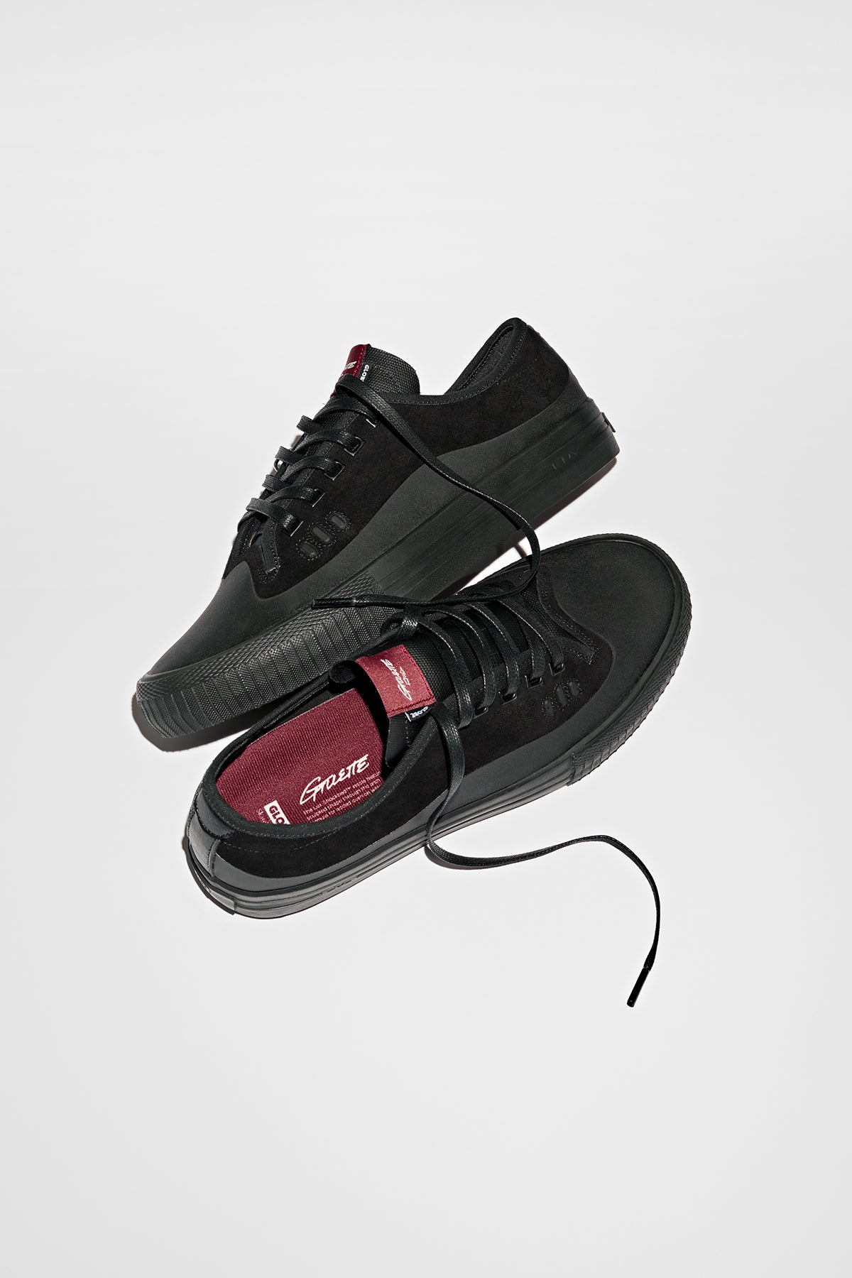 Globe - Gillette - Black/Black Camurça - skateboard Sapatos