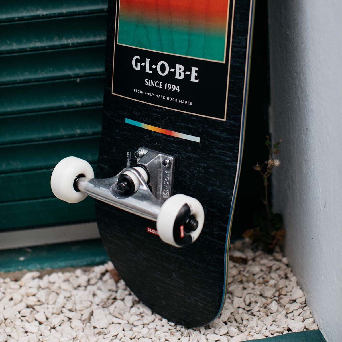 Globe - G1 Supercolor - Black/Pond - 8.125" Complete Skateboard