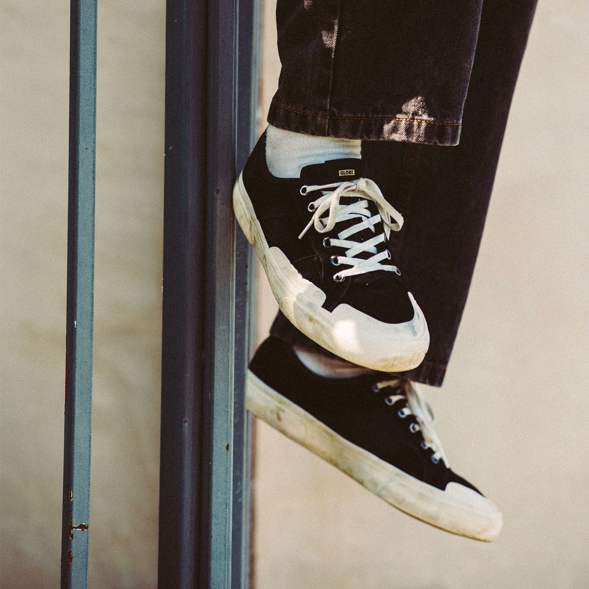 Globe - Surplus - Black/Cream/Montano - skateboard Sapatos