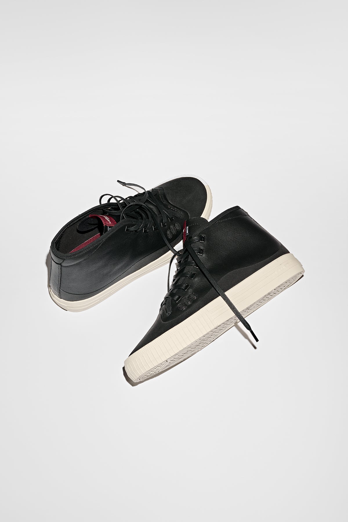 gillette mid black cream skate shoes