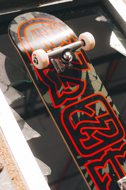 G0 Heyman 8.0 Complete Skateboard - Black Dye/Red