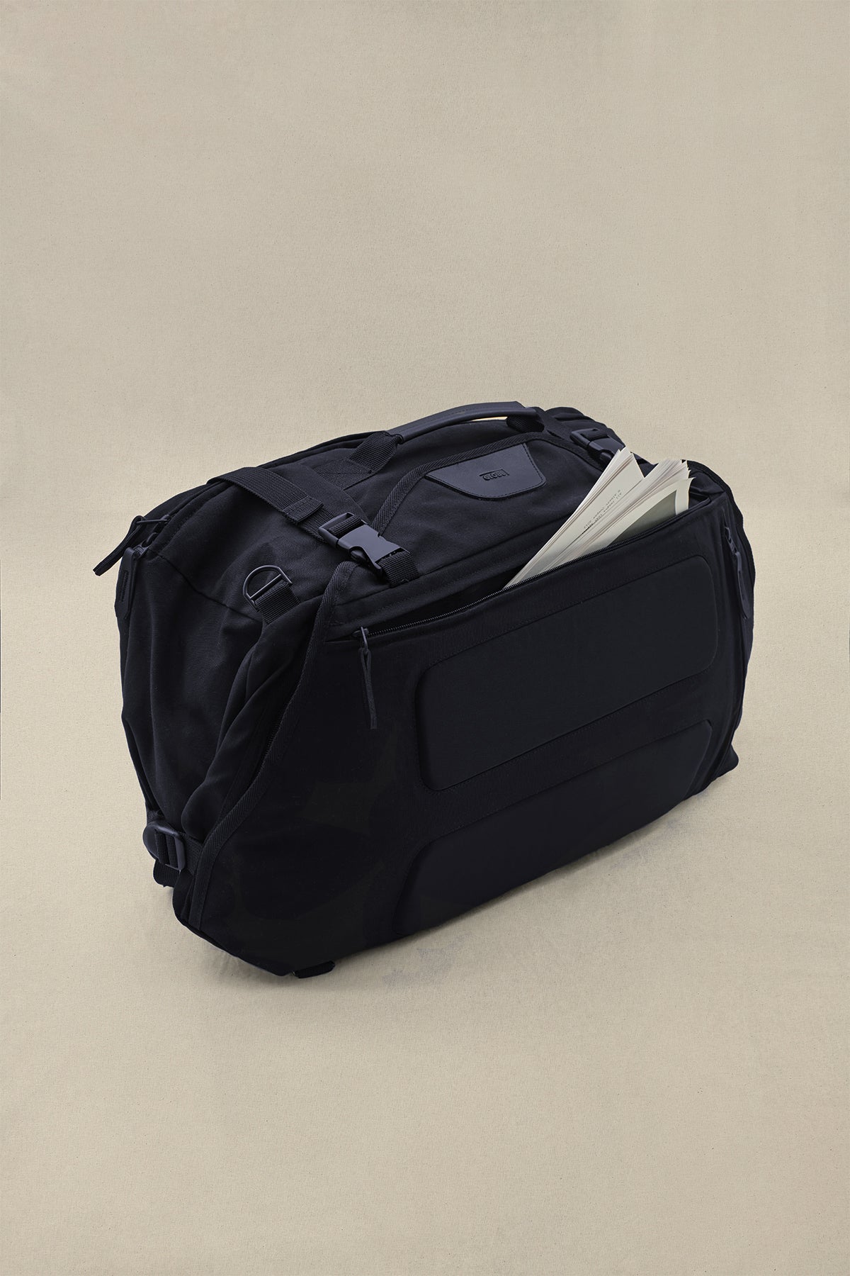 Globe BAGS Velocity 3 in 1 Travel Bag in Black