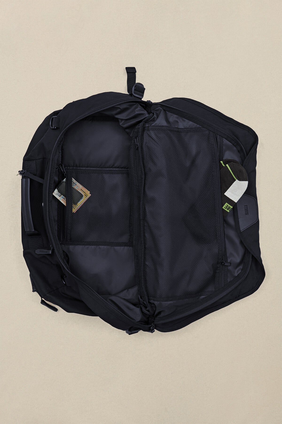 Globe BAGS Velocity 3 in 1 Travel Bag in Black